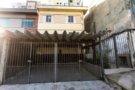 Casa à venda com 130m², 2 quartos e 2 vagas Casa à venda com 130m², 2 quartos e 2 vagasFachada