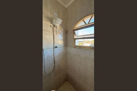 Casa à venda com 198m², 3 quartos e 2 vagas Casa à venda com 198m², 3 quartos e 2 vagasBanheiro