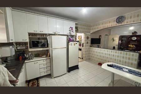 Casa à venda com 198m², 3 quartos e 2 vagas Casa à venda com 198m², 3 quartos e 2 vagasCozinha