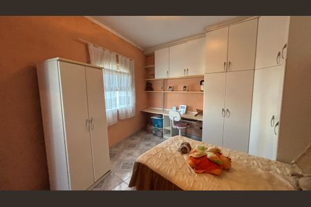 Casa à venda com 198m², 3 quartos e 2 vagas Casa à venda com 198m², 3 quartos e 2 vagasSuíte