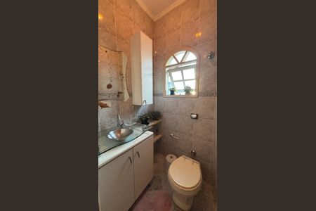 Casa à venda com 198m², 3 quartos e 2 vagas Casa à venda com 198m², 3 quartos e 2 vagasBanheiro da Suíte