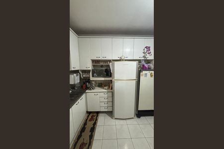 Casa à venda com 198m², 3 quartos e 2 vagas Casa à venda com 198m², 3 quartos e 2 vagasCozinha
