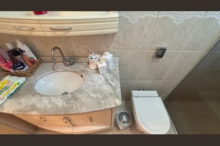 Casa à venda com 198m², 3 quartos e 2 vagas Casa à venda com 198m², 3 quartos e 2 vagasBanheiro