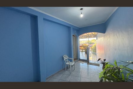 Casa à venda com 198m², 3 quartos e 2 vagas Casa à venda com 198m², 3 quartos e 2 vagasÁrea comum