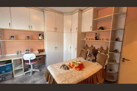 Casa à venda com 198m², 3 quartos e 2 vagas Casa à venda com 198m², 3 quartos e 2 vagasSuíte