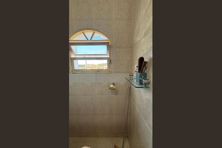 Casa à venda com 198m², 3 quartos e 2 vagas Casa à venda com 198m², 3 quartos e 2 vagasBanheiro
