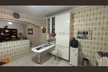 Casa à venda com 198m², 3 quartos e 2 vagas Casa à venda com 198m², 3 quartos e 2 vagasCozinha
