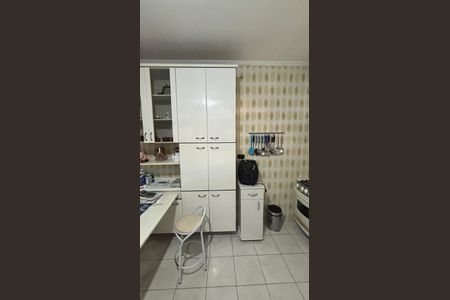 Casa à venda com 198m², 3 quartos e 2 vagas Casa à venda com 198m², 3 quartos e 2 vagasCozinha