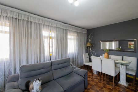 Casa à venda com 160m², 3 quartos e 3 vagas Casa à venda com 160m², 3 quartos e 3 vagasSala