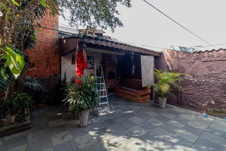 Casa à venda com 160m², 3 quartos e 3 vagas Casa à venda com 160m², 3 quartos e 3 vagasQuintal