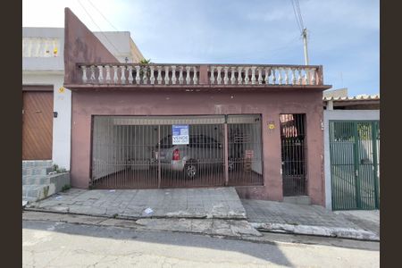 Casa à venda com 160m², 3 quartos e 3 vagas Casa à venda com 160m², 3 quartos e 3 vagasFachada