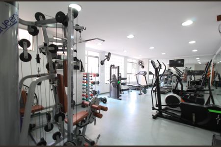 Apartamento à venda com 70m², 3 quartos e 2 vagas Apartamento à venda com 70m², 3 quartos e 2 vagasÁrea comum - Academia