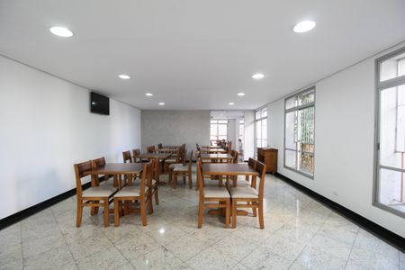 Apartamento à venda com 70m², 3 quartos e 2 vagas Apartamento à venda com 70m², 3 quartos e 2 vagasÁrea comum - Salão de festas