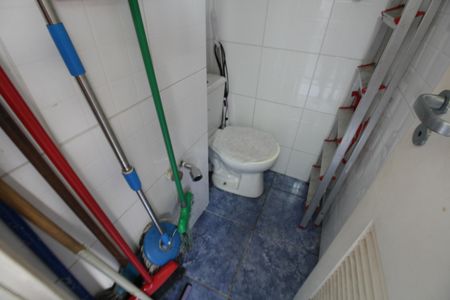 Apartamento à venda com 70m², 3 quartos e 2 vagas Apartamento à venda com 70m², 3 quartos e 2 vagasBanheiro de serviço