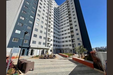 Apartamento para alugar com 35m², 2 quartos e 1 vaga Apartamento para alugar com 35m², 2 quartos e 1 vagaFachada