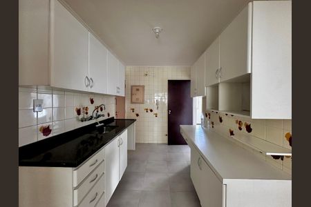 Apartamento para alugar com 100m², 3 quartos e 1 vaga Apartamento para alugar com 100m², 3 quartos e 1 vagaCozinha