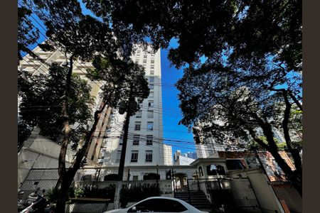 Apartamento para alugar com 100m², 3 quartos e 1 vaga Apartamento para alugar com 100m², 3 quartos e 1 vagaFachada