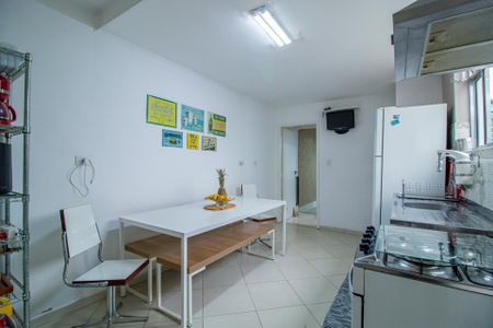 Casa à venda com 205m², 4 quartos e 2 vagas