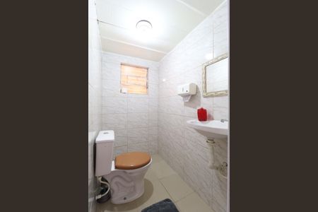 Casa à venda com 240m², 3 quartos e 3 vagas Casa à venda com 240m², 3 quartos e 3 vagasBanheiro de Serviço