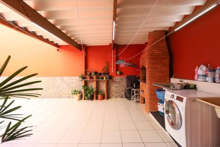 Casa à venda com 240m², 3 quartos e 3 vagas Casa à venda com 240m², 3 quartos e 3 vagasÁrea de Serviço