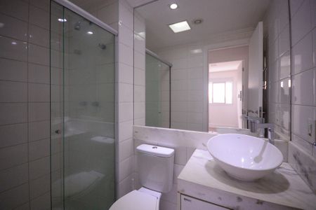 Apartamento à venda com 53m², 2 quartos e 1 vaga Apartamento à venda com 53m², 2 quartos e 1 vagaBanheiro Social