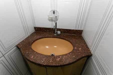 Casa à venda com 149m², 3 quartos e 3 vagas Casa à venda com 149m², 3 quartos e 3 vagasBanheiro Social