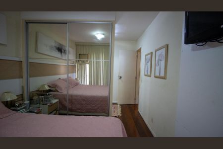 Apartamento à venda com 340m², 4 quartos e 3 vagas Apartamento à venda com 340m², 4 quartos e 3 vagasSuíte 1