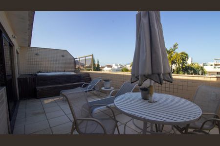 Apartamento à venda com 340m², 4 quartos e 3 vagas Apartamento à venda com 340m², 4 quartos e 3 vagasVaranda da Cobertura