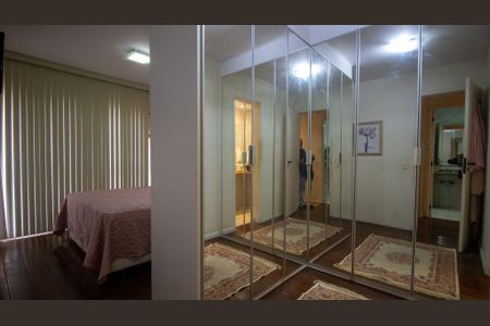 Apartamento à venda com 340m², 4 quartos e 3 vagas Apartamento à venda com 340m², 4 quartos e 3 vagasSuíte 1