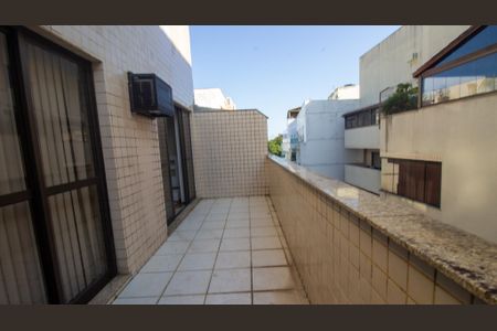 Apartamento à venda com 340m², 4 quartos e 3 vagas Apartamento à venda com 340m², 4 quartos e 3 vagasSacada da Suíte 1