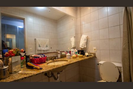 Apartamento à venda com 340m², 4 quartos e 3 vagas Apartamento à venda com 340m², 4 quartos e 3 vagasBanheiro da Suíte 1