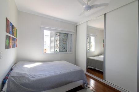 Casa à venda com 450m², 4 quartos e 5 vagas Casa à venda com 450m², 4 quartos e 5 vagasQuarto 2