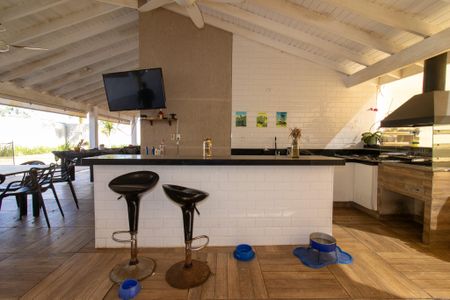 Casa à venda com 450m², 4 quartos e 5 vagas Casa à venda com 450m², 4 quartos e 5 vagasÁrea comum