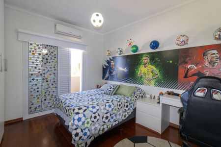 Casa à venda com 450m², 4 quartos e 5 vagas Casa à venda com 450m², 4 quartos e 5 vagasQuarto 4