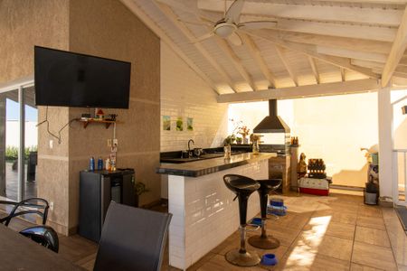 Casa à venda com 450m², 4 quartos e 5 vagas Casa à venda com 450m², 4 quartos e 5 vagasÁrea comum