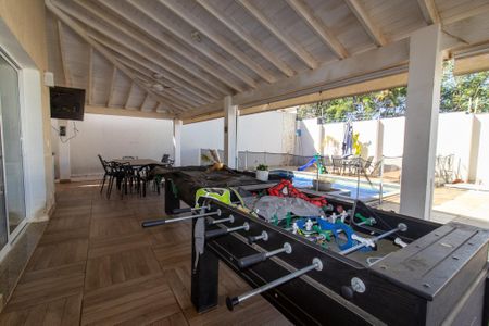 Casa à venda com 450m², 4 quartos e 5 vagas Casa à venda com 450m², 4 quartos e 5 vagasÁrea comum