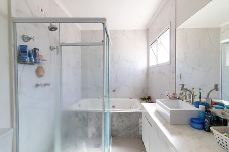 Casa à venda com 450m², 4 quartos e 5 vagas Casa à venda com 450m², 4 quartos e 5 vagasBanheiro do Quarto 3