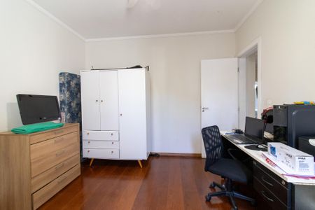 Casa à venda com 450m², 4 quartos e 5 vagas Casa à venda com 450m², 4 quartos e 5 vagasQuarto 2