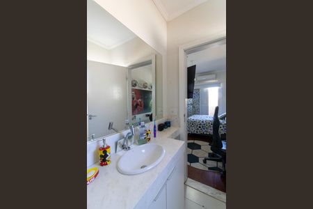 Casa à venda com 450m², 4 quartos e 5 vagas Casa à venda com 450m², 4 quartos e 5 vagasBanheiro do Quarto 4