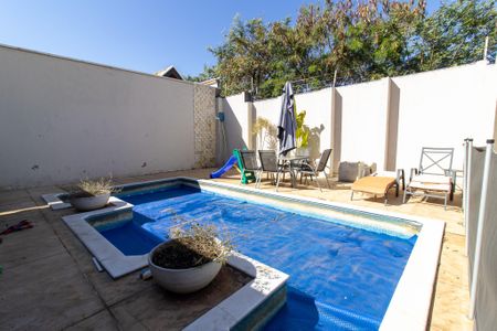 Casa à venda com 450m², 4 quartos e 5 vagas Casa à venda com 450m², 4 quartos e 5 vagasÁrea comum