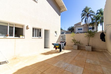 Casa à venda com 450m², 4 quartos e 5 vagas Casa à venda com 450m², 4 quartos e 5 vagasÁrea comum