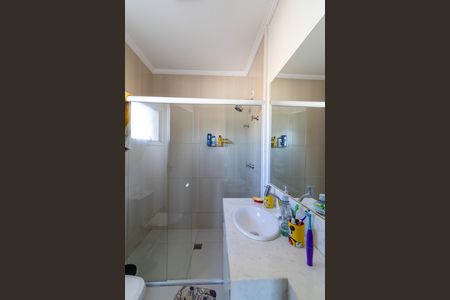 Casa à venda com 450m², 4 quartos e 5 vagas Casa à venda com 450m², 4 quartos e 5 vagasBanheiro do Quarto 4