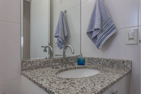 Apartamento à venda com 67m², 2 quartos e 1 vagaBanheiro Social