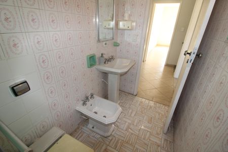 Casa à venda com 0m², 2 quartos e 2 vagasBanheiro