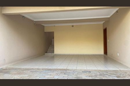 Casa à venda com 230m², 3 quartos e 2 vagas