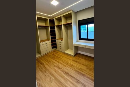 Casa à venda com 262m², 3 quartos e 4 vagas