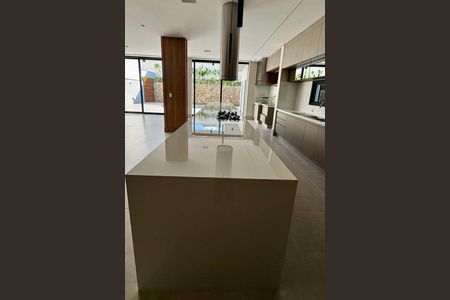 Casa à venda com 262m², 3 quartos e 4 vagas