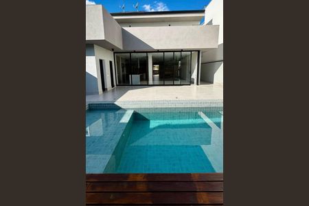 Casa à venda com 262m², 3 quartos e 4 vagas