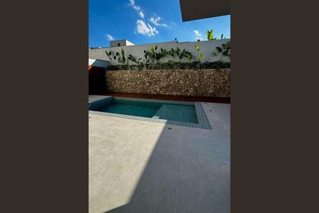 Casa à venda com 262m², 3 quartos e 4 vagas