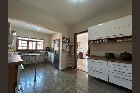 Casa à venda com 250m², 3 quartos e 3 vagas